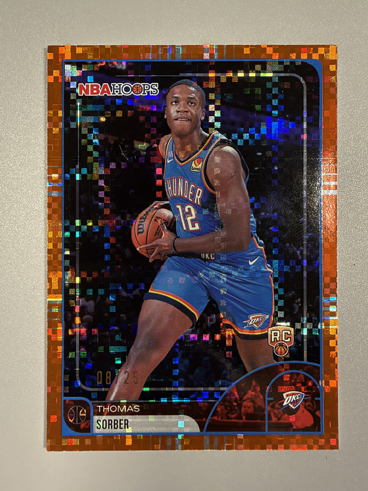 2025-26 Topps NBA Hoops Thomas Sorber #88 Orange Pixel Burst rookie 08/25 front