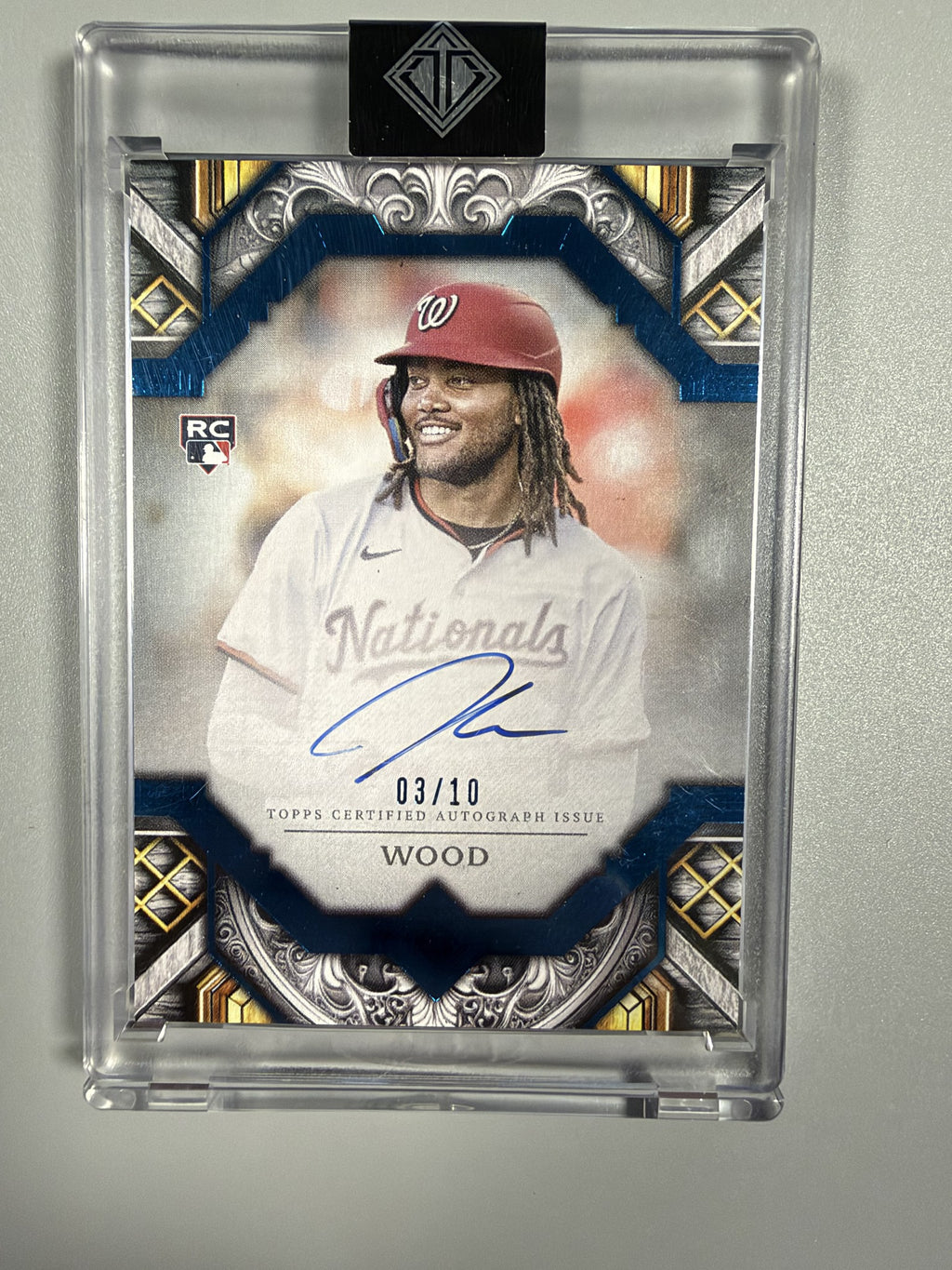 2025 Topps Transcendent James Wood TAC-WOO Blue autograph 03/10 rookie front